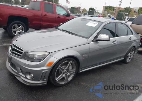 2009 Mercedes-Benz C 63 Amg z USA, uszkodzony, nr VIN WDDGF77XX9F307085